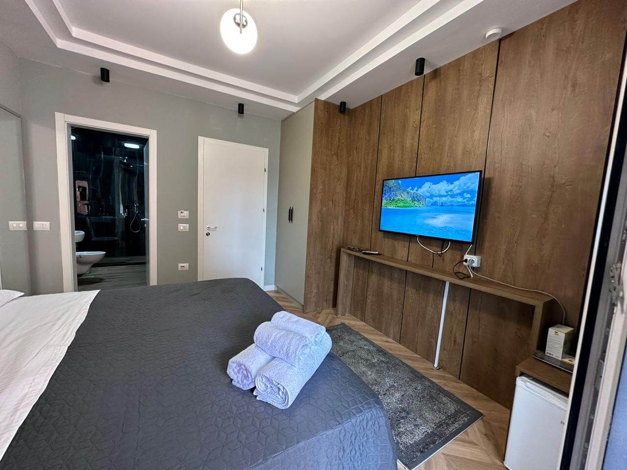 Hotel Slide 1